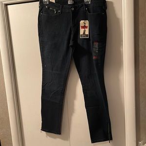 Levi’s Straight curve skinny